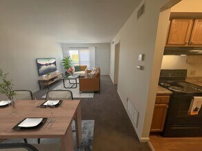 Building Photo - Rivers Edge Apartments and Townhomes