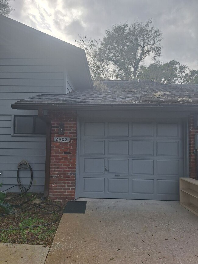 Foto del edificio - 3 Br. 2 Ba. condo with garage