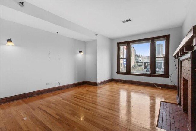 Foto del edificio - 2 bedroom in Chicago IL 60613