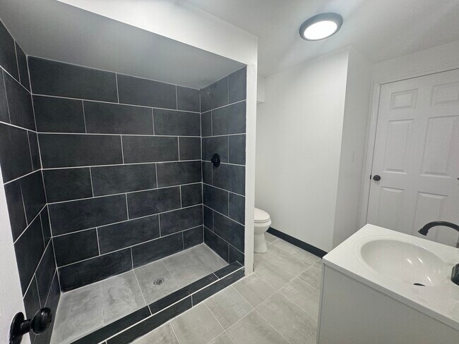 Foto del edificio - 1045 E 73rd St