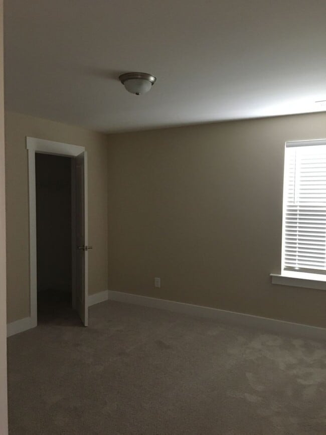 Building Photo - 2054 Orangery Dr