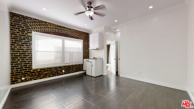 Foto del edificio - 738 S New Hampshire Ave