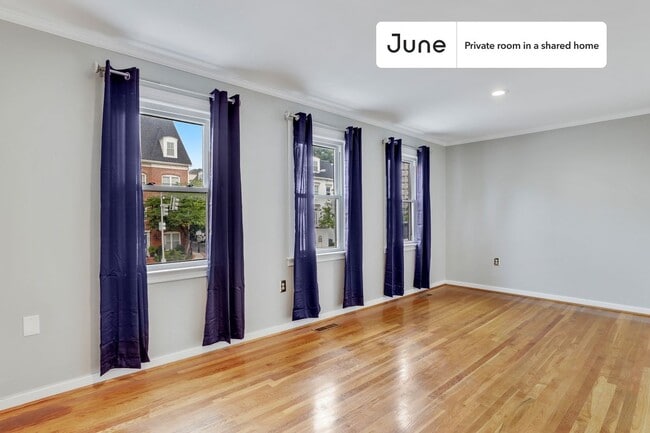 Building Photo - Room in Shared 7 bed/4 bath home
