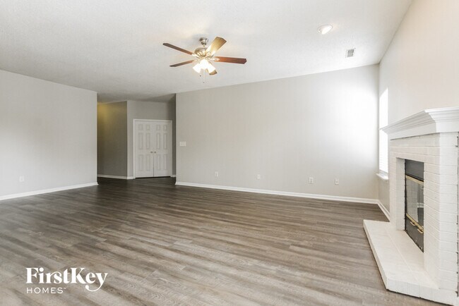 Building Photo - 8129 Red Barn Ct