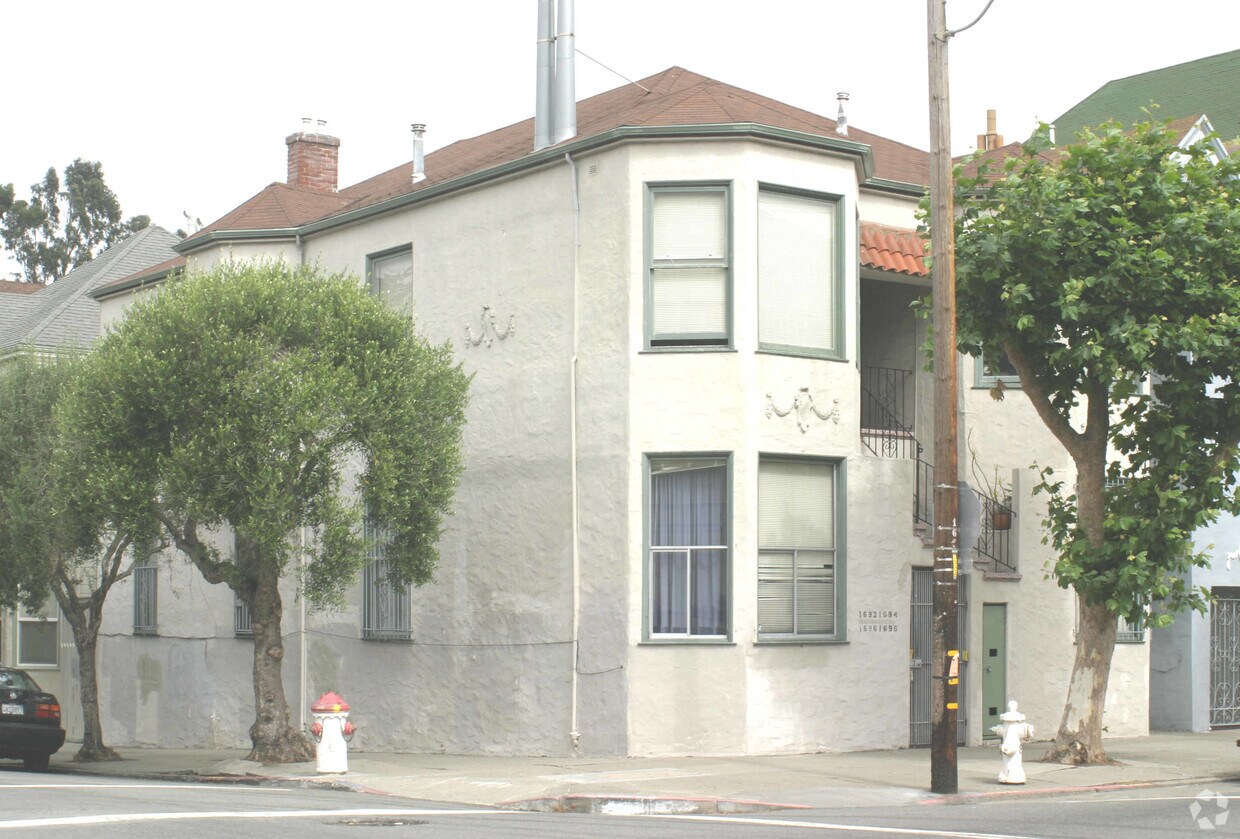 Building Photo - 1692-1698 Page St