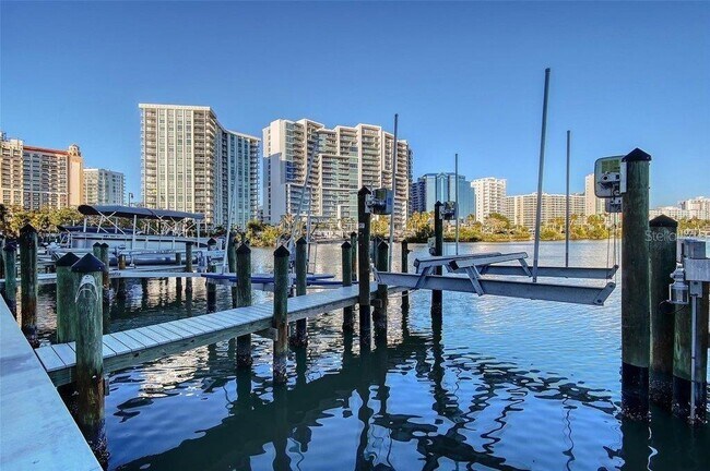 Foto del edificio - 650 Golden Gate Point
