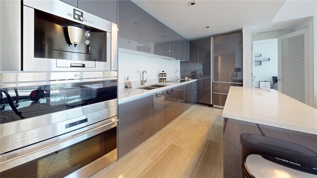 Foto del edificio - 1451 Brickell Ave