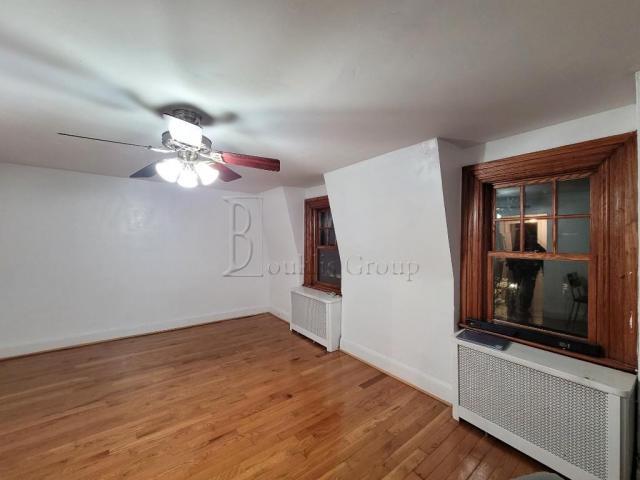 Foto del edificio - 2 bedroom in ASTORIA NY 11105