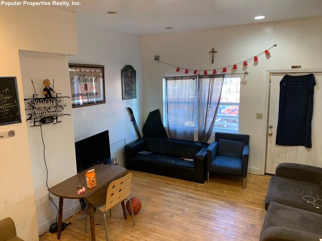 Foto del edificio - 73 Allston St
