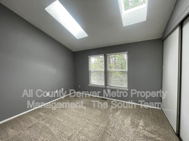 Foto del edificio - 9623 W Chatfield Ave