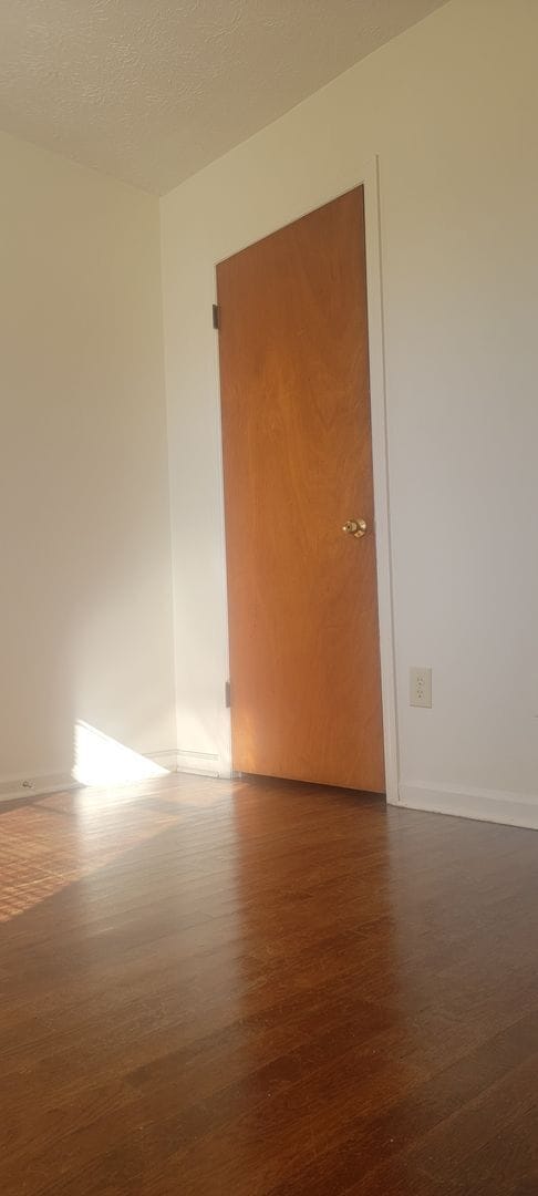 Building Photo - One Level Living - 2 Bedroom Duplex