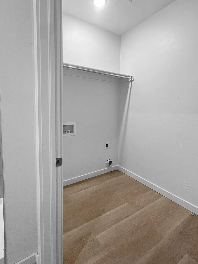 Foto del edificio - Be the First to Live in this Charming 2-Be...