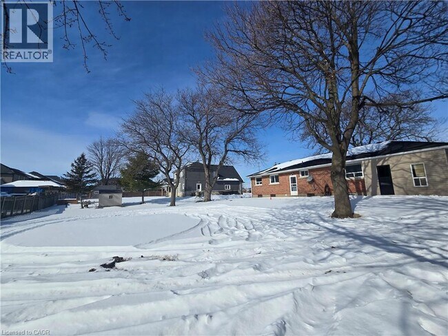 Photo du bâtiment - 8199 Twenty Rd E