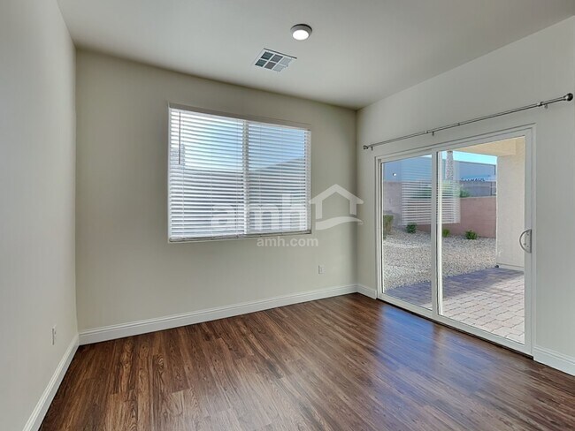 Foto del edificio - 5615 Lighting Hope Ct