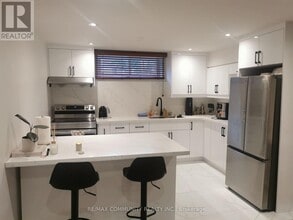 Building Photo - 26 Sedgemount Dr
