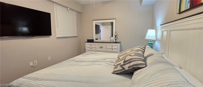 Foto del edificio - 16635 Lake Cir Dr