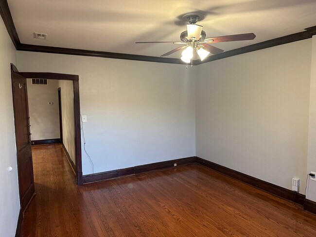 Building Photo - 3747 N Spaulding Ave