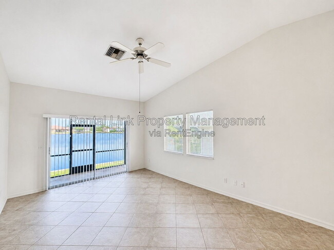 Foto del edificio - 320 SW 3rd Pl