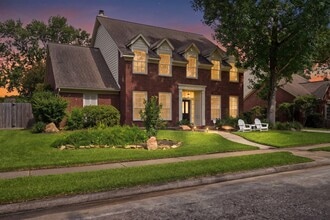Building Photo - 15122 Greenleaf Ln