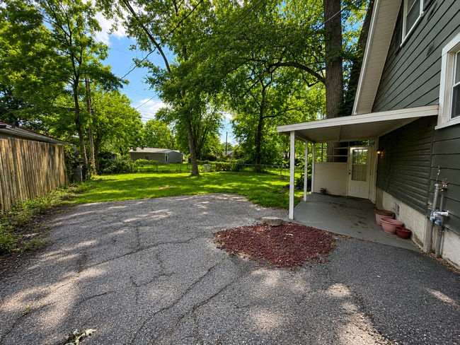 Building Photo - Charming North Linden Home with Fenced Backyard