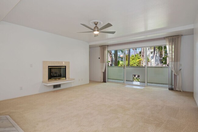 Foto del edificio - Extremely Rare Opportunity – 2 Bed / 2 Bat...
