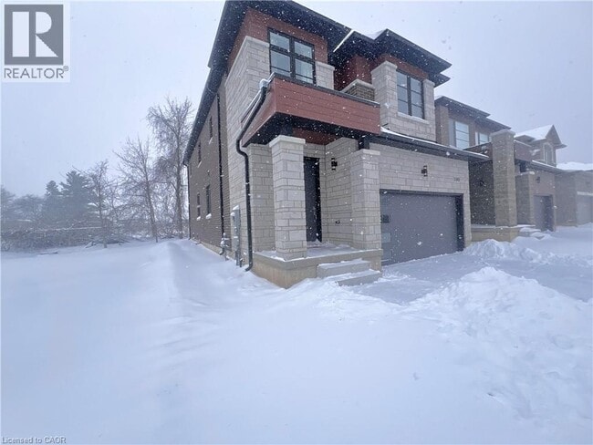 Building Photo - 100 Shady Oaks Trl