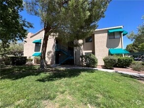 Building Photo - 2220 Pinetop Ln