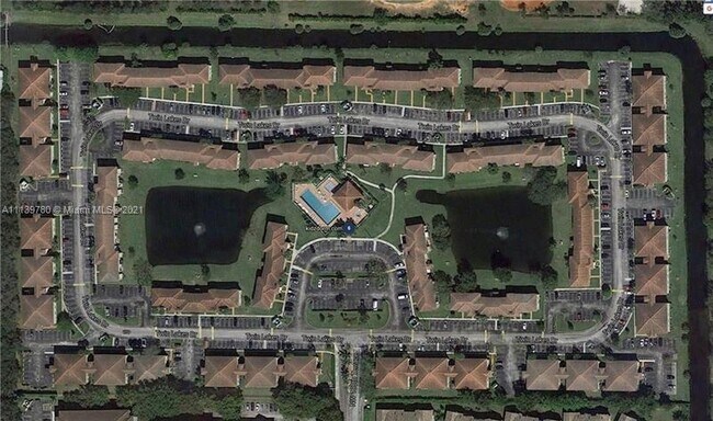 Foto del edificio - 10109 Twin Lakes Dr