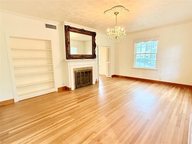 Foto del edificio - 2534 Harris Blvd