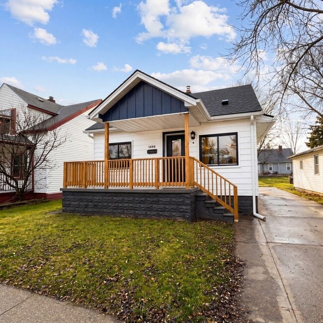 Building Photo - 8647 Chalmers Ave
