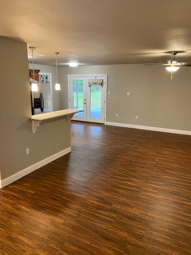 Building Photo - Leasing Now!
