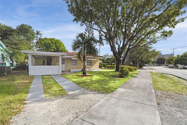 Building Photo - 1420 Miami Rd