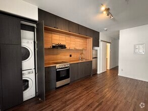 Building Photo - 384 Harbour Rd
