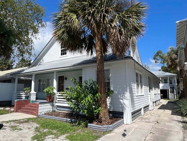Building Photo - 138 King St