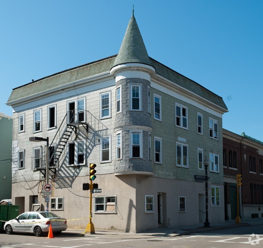 Primary Photo - 279 D St