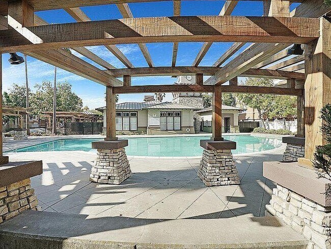 Building Photo - 4 bedroom in Milpitas CA 95035