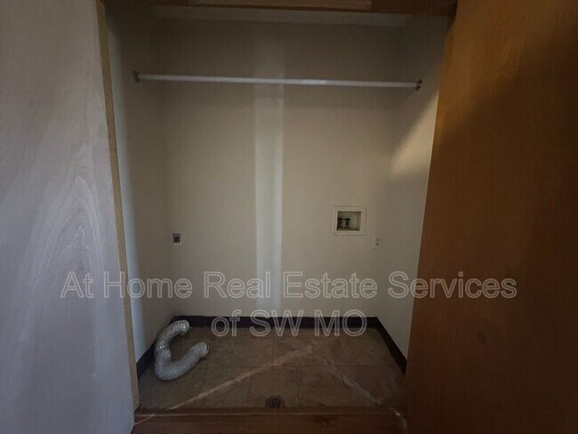 Foto del edificio - 1312 E McDaniel St