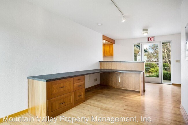 Foto del edificio - 4 br, 2 bath House - 111 Margaret Lane