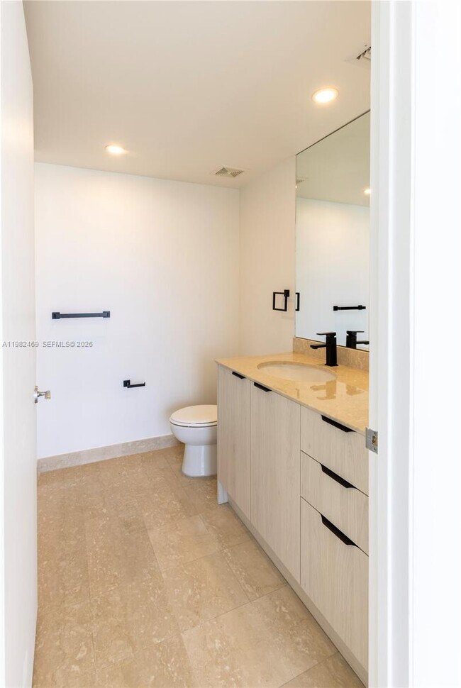 Building Photo - 400 Alton Rd