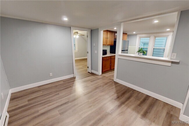 Foto del edificio - 118 Pries Ave