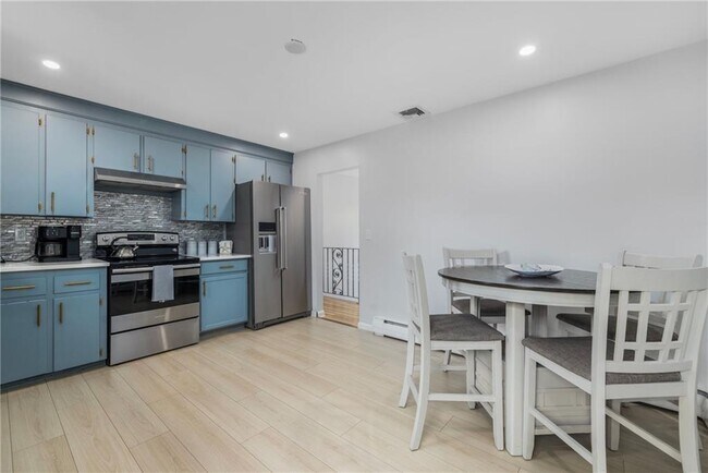 Foto del edificio - 384 Valley Rd