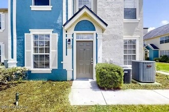 Building Photo - 13703 Richmond Park Dr N
