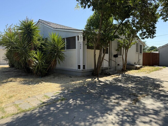 Foto del edificio - Cozy 3 bedroom/1 bath for rent