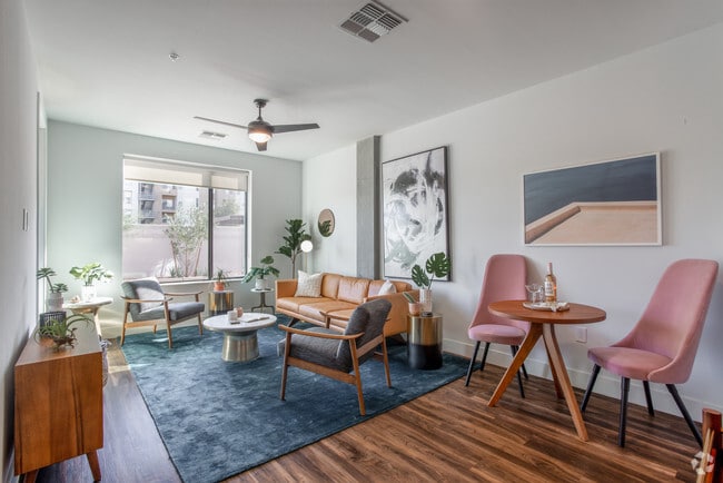 1BR, 1BA - 1B-2 - 744 SF - Trovita Rio