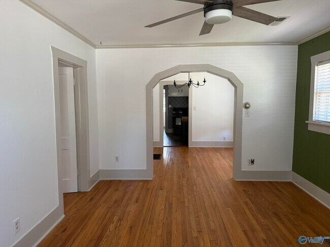 Foto del edificio - 1118 Ward Ave NE