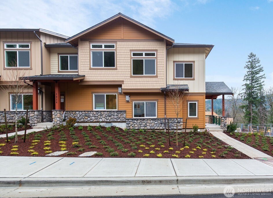 Primary Photo - 1028 Sunrise Pl SW
