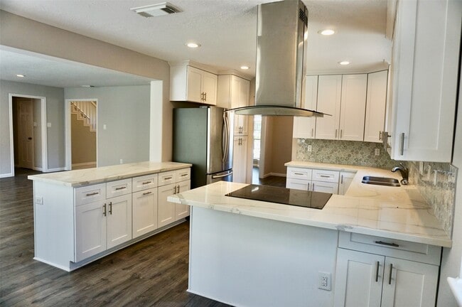 Building Photo - 1707 Valley Vista Dr