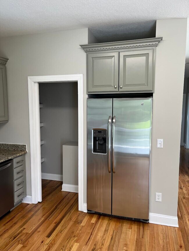 Foto del edificio - 209 Hidden Meadow Dr