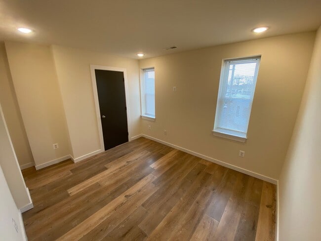 Building Photo - 6331 W Girard Ave