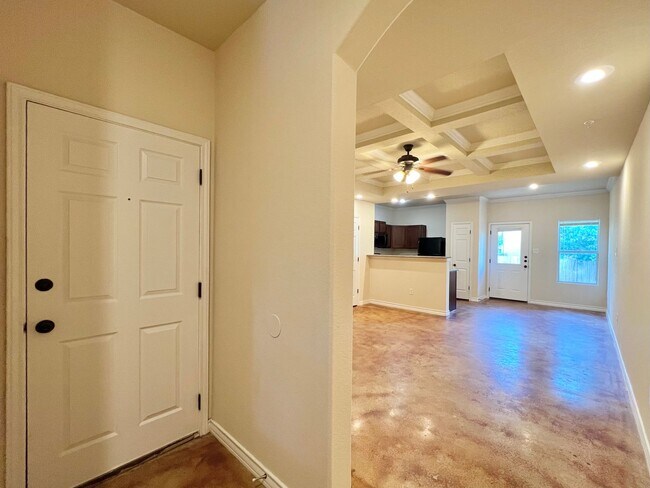 Foto del edificio - 3 bed 2 bath townhome